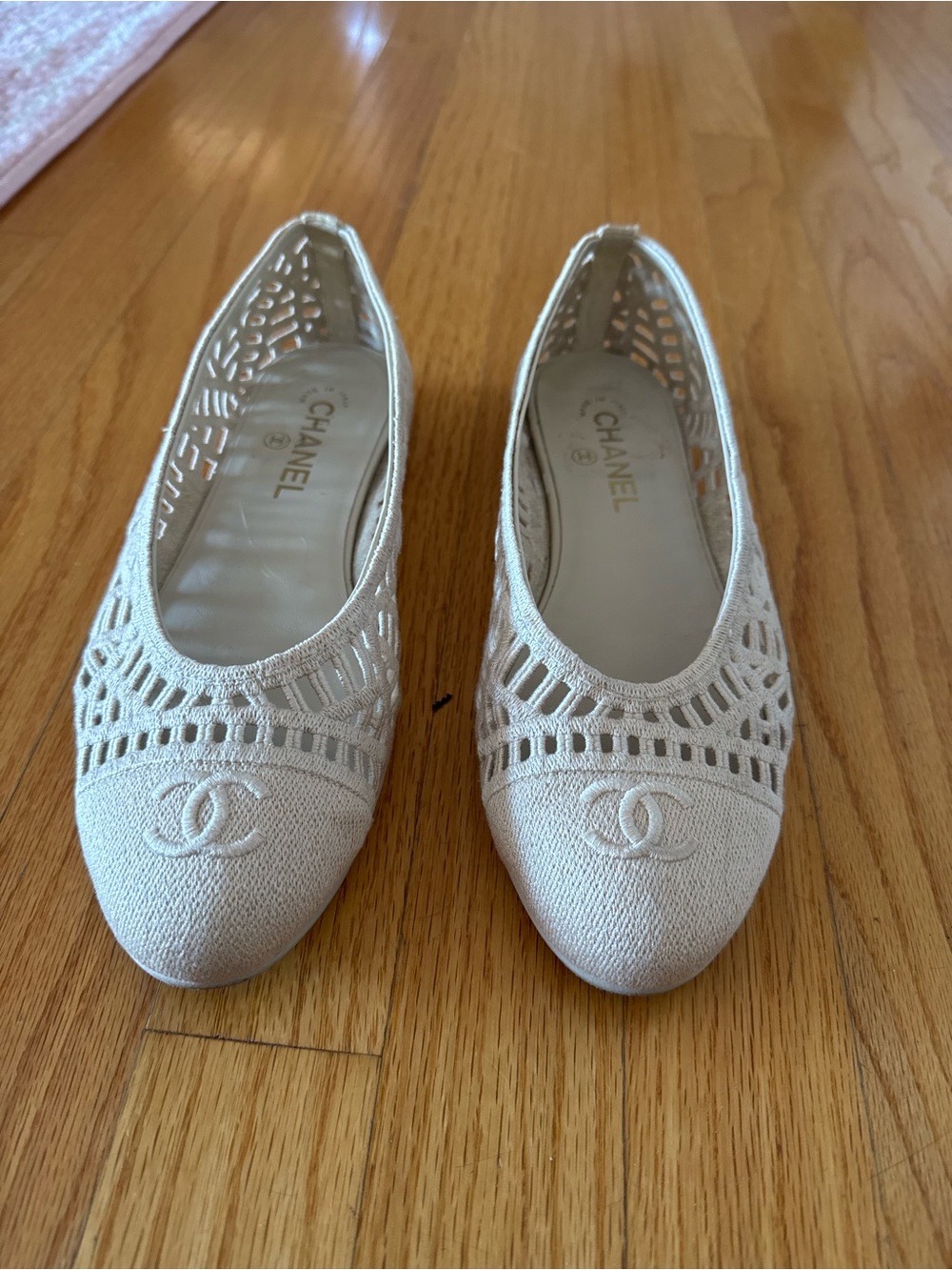 2026 Interlocking CC Logo Ballet Flats